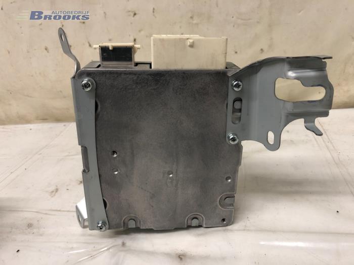 Stuurbekrachtiging Computer van een Toyota Avensis Wagon (T27) 1.8 16V VVT-i 2015