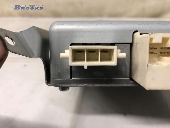 Stuurbekrachtiging Computer van een Toyota Avensis Wagon (T27) 1.8 16V VVT-i 2015