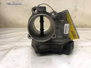 Gebruikte Gasklephuis Nissan NV 400 (M9J) 2.3 dCi 125 16V Prijs € 25,00 Margeregeling aangeboden door Autobedrijf Brooks