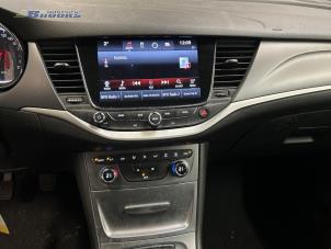 Gebruikte Module Navigatie Opel Astra K Sports Tourer 1.6 CDTI 110 16V Prijs € 200,00 Margeregeling aangeboden door Autobedrijf Brooks