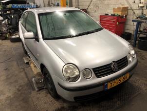 Gebruikte Radiateur Volkswagen Polo IV (9N1/2/3) 1.2 12V Prijs € 35,00 Margeregeling aangeboden door Autobedrijf Brooks