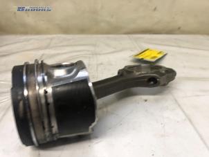 Gebruikte Zuiger Toyota Verso 2.2 16V D-CAT Prijs € 75,00 Margeregeling aangeboden door Autobedrijf Brooks