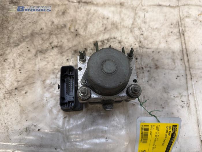 Gebruikte ABS Pomp Toyota Aygo (B10) 1.0 12V VVT-i Prijs € 15,00 Margeregeling aangeboden door Autobedrijf Brooks