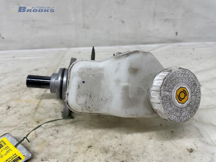 Gebruikte Hoofdremcilinder Mitsubishi Space Star (A0) 1.2 12V Prijs € 15,00 Margeregeling aangeboden door Autobedrijf Brooks