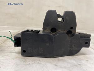 Gebruikte Slotmechaniek Achterklep Citroen Xsara Picasso (CH) 1.8 16V Prijs € 10,00 Margeregeling aangeboden door Autobedrijf Brooks