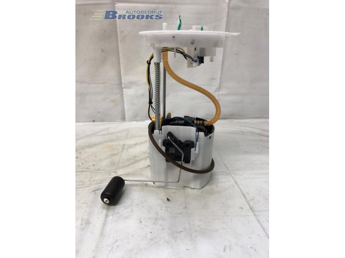 Gebruikte Tank element Pomp Lynk &amp; Co 01 1.5 PHEV Prijs € 165,00 Margeregeling aangeboden door Autobedrijf Brooks