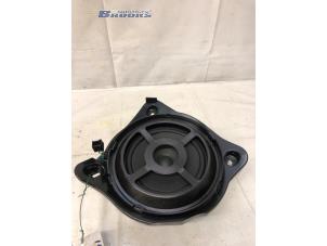 Gebruikte Luidspreker Mercedes C (W205) C-180 1.6 16V Prijs € 30,00 Margeregeling aangeboden door Autobedrijf Brooks