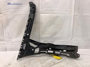 Gebruikte Bumpersteun rechts-achter Mercedes C (W205) C-180 1.6 16V Prijs € 15,00 Margeregeling aangeboden door Autobedrijf Brooks