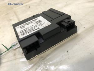 Gebruikte Brandstofpomp module Mercedes C (W205) C-180 1.6 16V Prijs € 30,00 Margeregeling aangeboden door Autobedrijf Brooks