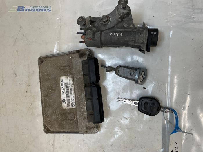 Gebruikte Kontaktslot + computer Skoda Octavia Combi (1U5) 1.6 Prijs € 110,00 Margeregeling aangeboden door Autobedrijf Brooks