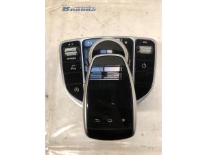 Gebruikte MMI schakelaar Mercedes C (W205) C-180 1.6 16V Prijs € 90,00 Margeregeling aangeboden door Autobedrijf Brooks