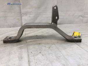 Gebruikte Steun (diversen) Mercedes C (W205) C-180 1.6 16V Prijs € 15,00 Margeregeling aangeboden door Autobedrijf Brooks