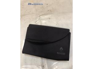 Gebruikte Instructie Boekje Renault Twingo (C06) 1.2 Prijs € 20,00 Margeregeling aangeboden door Autobedrijf Brooks