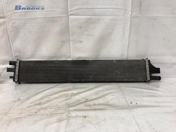 Gebruikte Radiateur Opel Movano 2.3 CDTi 16V FWD Prijs € 50,00 Margeregeling aangeboden door Autobedrijf Brooks