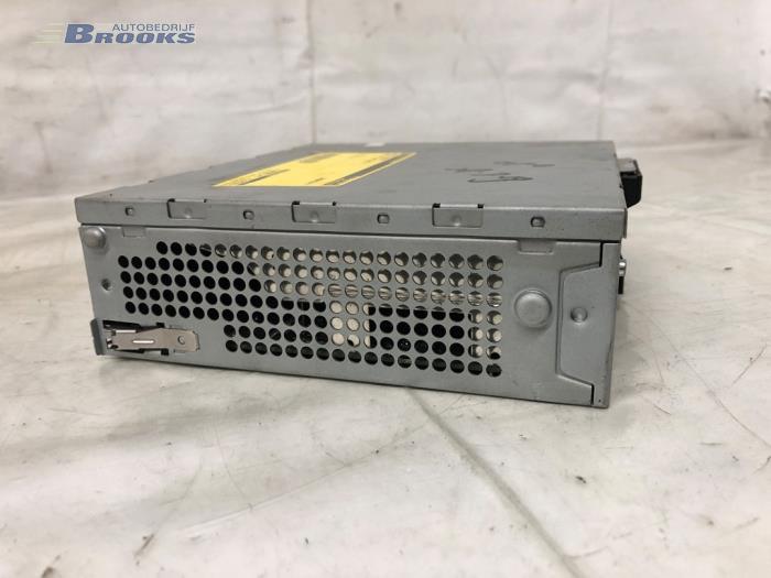 Radio module van een Audi A6 Avant (C6) 2.7 TDI V6 24V 2011