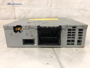 Gebruikte Radio module Audi A6 Avant (C6) 2.7 TDI V6 24V Prijs € 300,00 Margeregeling aangeboden door Autobedrijf Brooks