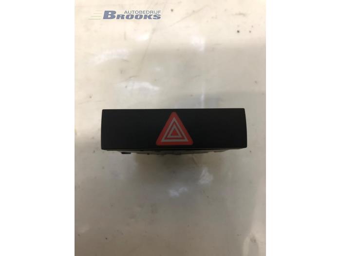 Paniekverlichtings Schakelaar van een Audi A6 Avant (C6) 2.7 TDI V6 24V 2011