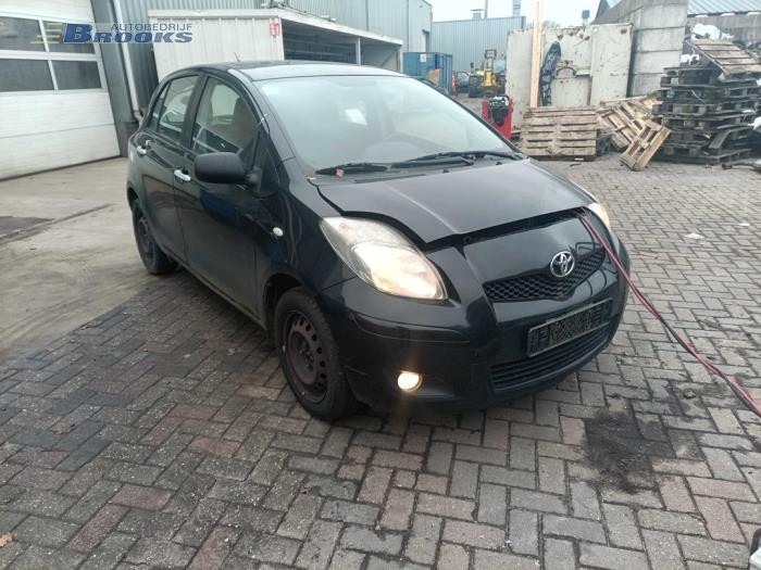 Airbag Set+Module van een Toyota Yaris II (P9) 1.33 16V Dual VVT-I 2010