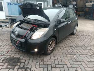 Gebruikte Portierrubber 4Deurs links-achter Toyota Yaris II (P9) 1.33 16V Dual VVT-I Prijs € 15,00 Margeregeling aangeboden door Autobedrijf Brooks