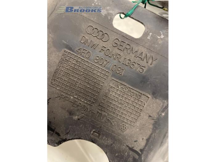 Afdekplaat diversen van een Audi A6 Avant (C6) 2.7 TDI V6 24V 2011