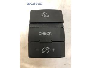 Gebruikte Schakelaar Audi A6 Avant (C6) 2.7 TDI V6 24V Prijs € 15,00 Margeregeling aangeboden door Autobedrijf Brooks