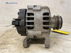Gebruikte Alternator Renault Twingo II (CN) 1.2 16V Prijs € 25,00 Margeregeling aangeboden door Autobedrijf Brooks