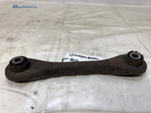 Gebruikte Triangel rechts-achter Mazda 3 Sport (BK) 1.6i 16V Prijs € 15,00 Margeregeling aangeboden door Autobedrijf Brooks