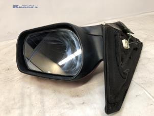 Gebruikte Spiegel Buiten rechts Mazda 3 Sport (BK) 1.6i 16V Prijs € 25,00 Margeregeling aangeboden door Autobedrijf Brooks