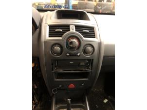 Gebruikte Display Interieur Renault Megane II (BM/CM) 1.6 16V Prijs € 10,00 Margeregeling aangeboden door Autobedrijf Brooks