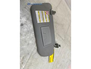 Gebruikte Zonneklep Mazda 3 Sport (BK) 1.6i 16V Prijs € 15,00 Margeregeling aangeboden door Autobedrijf Brooks