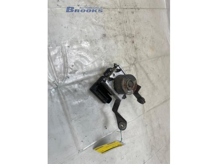 Gebruikte ABS Pomp Mazda 3 Sport (BK) 1.6i 16V Prijs € 25,00 Margeregeling aangeboden door Autobedrijf Brooks