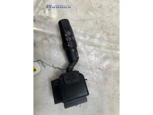 Gebruikte Knipperlicht Schakelaar Mazda 3 Sport (BK) 1.6i 16V Prijs € 20,00 Margeregeling aangeboden door Autobedrijf Brooks