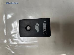 Gebruikte Controlelampjes module Toyota RAV4 (A2) 2.0 16V VVT-i 4x4 Prijs € 20,00 Margeregeling aangeboden door Autobedrijf Brooks