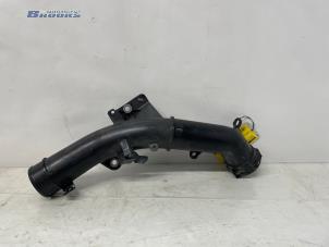 Gebruikte Intercooler Buis Lynk &amp; Co 01 1.5 PHEV Prijs € 75,00 Margeregeling aangeboden door Autobedrijf Brooks