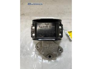 Gebruikte Motorrubber Peugeot Partner (GC/GF/GG/GJ/GK) 1.6 HDI, BlueHDI 75 Prijs € 15,00 Margeregeling aangeboden door Autobedrijf Brooks