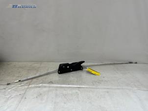 Gebruikte Greep achterdeur Bus-Bestel Peugeot Partner (GC/GF/GG/GJ/GK) 1.6 HDI, BlueHDI 75 Prijs € 20,00 Margeregeling aangeboden door Autobedrijf Brooks