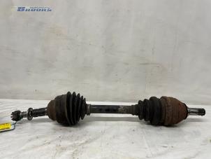 Gebruikte Aandrijfas links-voor Opel Zafira (F75) 1.8 16V Prijs € 20,00 Margeregeling aangeboden door Autobedrijf Brooks