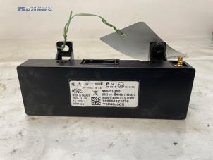 Gebruikte Radio module Peugeot 5008 I (0A/0E) 1.6 HDiF 16V Prijs € 50,00 Margeregeling aangeboden door Autobedrijf Brooks