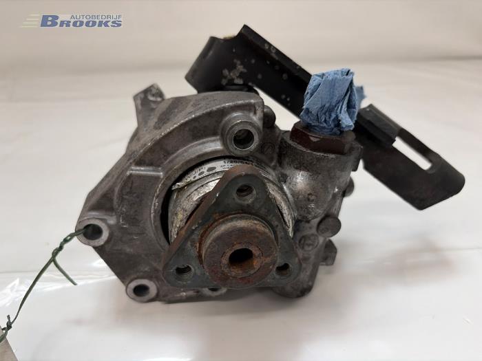 Gebruikte Pomp Servo Audi A6 (C6) 2.4 V6 24V Prijs € 25,00 Margeregeling aangeboden door Autobedrijf Brooks