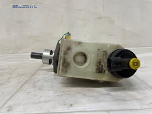 Gebruikte Hoofdremcilinder Renault Scénic I (JA) 1.6 16V Prijs € 20,00 Margeregeling aangeboden door Autobedrijf Brooks