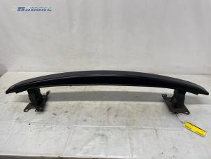 Gebruikte Bumperframe voor Volkswagen Polo IV (9N1/2/3) 1.4 16V Prijs € 20,00 Margeregeling aangeboden door Autobedrijf Brooks