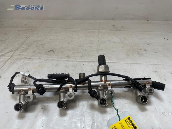 Gebruikte Injector brug Mercedes C (C204) 1.8 C-250 CGI 16V BlueEfficiency Prijs € 50,00 Margeregeling aangeboden door Autobedrijf Brooks
