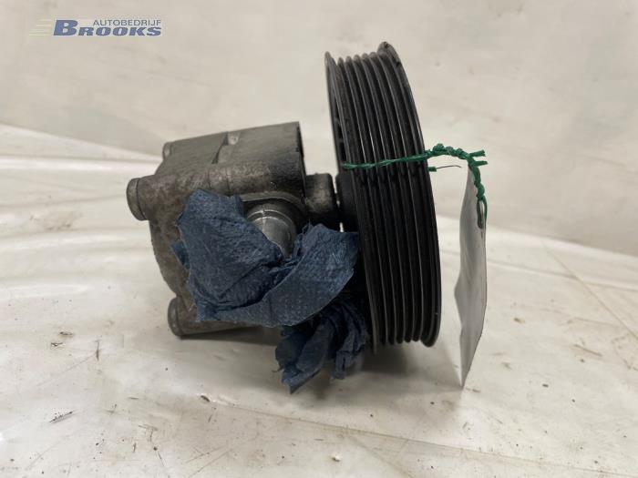 Gebruikte Servopomp Volvo V70 (SW) 2.4 20V 170 Prijs € 50,00 Margeregeling aangeboden door Autobedrijf Brooks