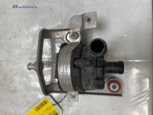 Gebruikte Extra waterpomp Audi e-tron GT (F83) Competition 93 kWh Prijs € 125,00 Margeregeling aangeboden door Autobedrijf Brooks