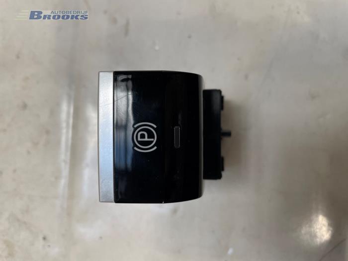Gebruikte Handrem schakelaar Jeep Compass II (MP) 1.3 4XE 240 16V 4x4 Prijs € 40,00 Margeregeling aangeboden door Autobedrijf Brooks