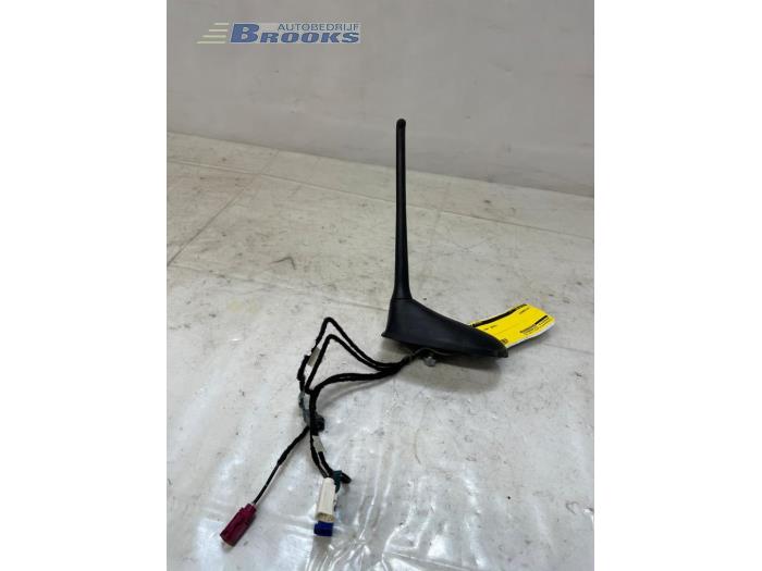 Gebruikte GPS Antenne Jeep Compass II (MP) 1.3 4XE 240 16V 4x4 Prijs € 175,00 Margeregeling aangeboden door Autobedrijf Brooks