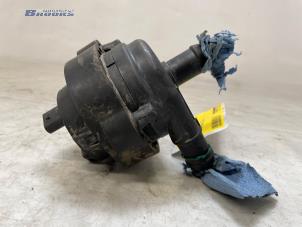 Gebruikte Extra waterpomp Jeep Compass II (MP) 1.3 4XE 240 16V 4x4 Prijs € 50,00 Margeregeling aangeboden door Autobedrijf Brooks