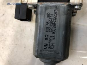 Gebruikte Motor electrisch raam Audi E-tron Sportback (GEA) 50 Prijs € 15,00 Margeregeling aangeboden door Autobedrijf Brooks