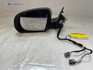 Gebruikte Spiegel Buiten links Jeep Compass II (MP) 1.3 4XE 240 16V 4x4 Prijs € 550,00 Margeregeling aangeboden door Autobedrijf Brooks