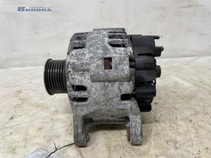 Gebruikte Alternator Renault Clio III (BR/CR) 1.2 16V 75 Prijs € 15,00 Margeregeling aangeboden door Autobedrijf Brooks